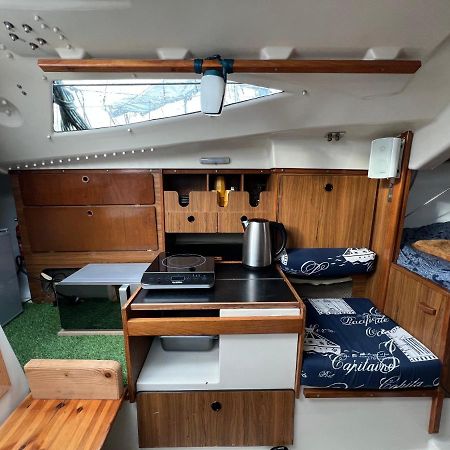 Nuit Insolite Sur Un Bateau Au Havre Le Havre Extérieur photo