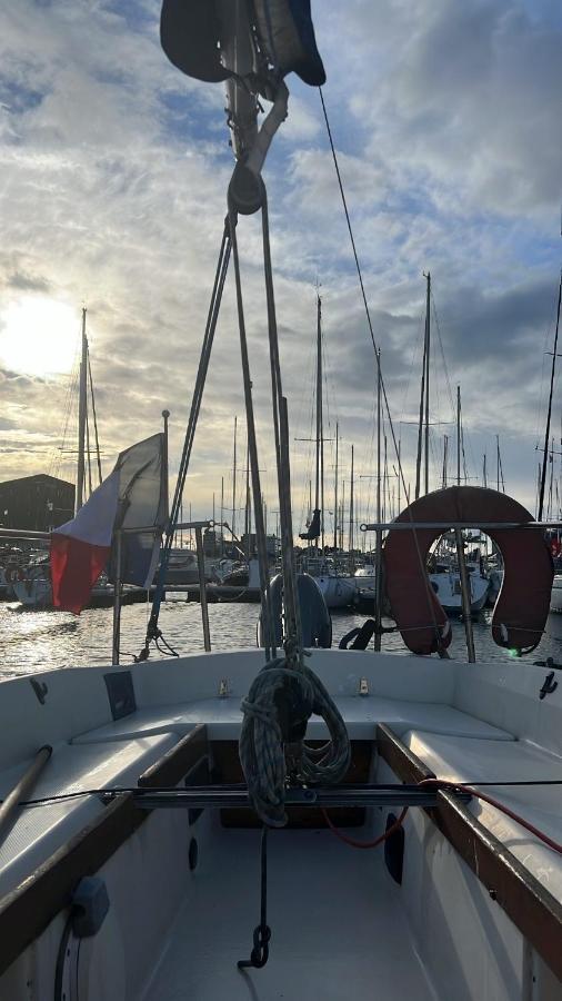 Nuit Insolite Sur Un Bateau Au Havre Le Havre Extérieur photo